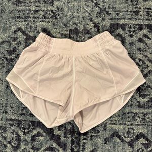 LULULEMON HOTTYHOT SHORT SHORTS 2.5”